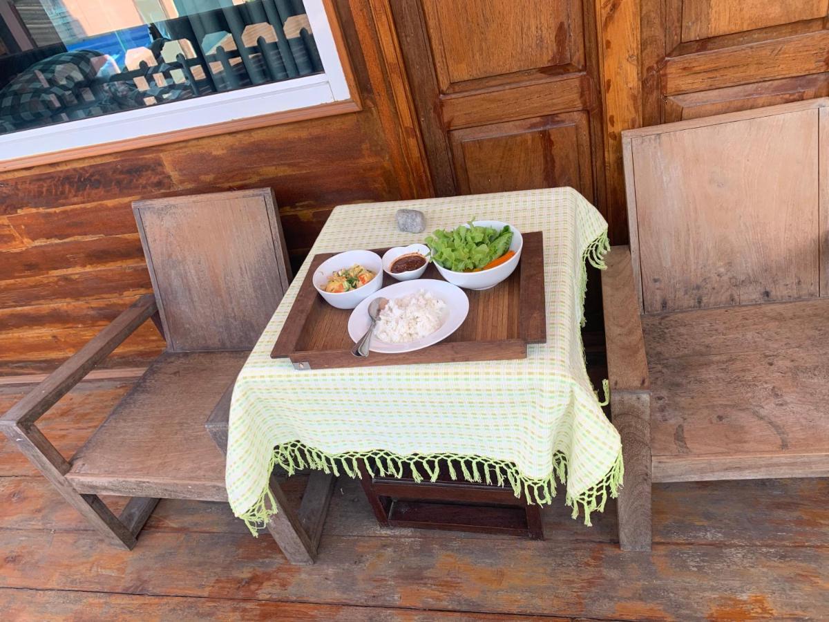 Une Jai Place เรือนอุ่นใจ Phimai Exterior foto