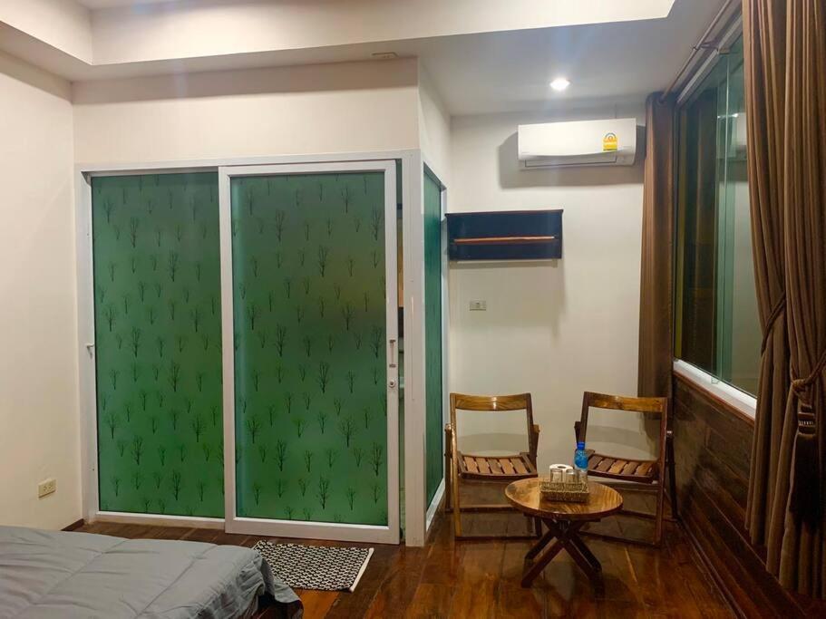 Une Jai Place เรือนอุ่นใจ Phimai Exterior foto